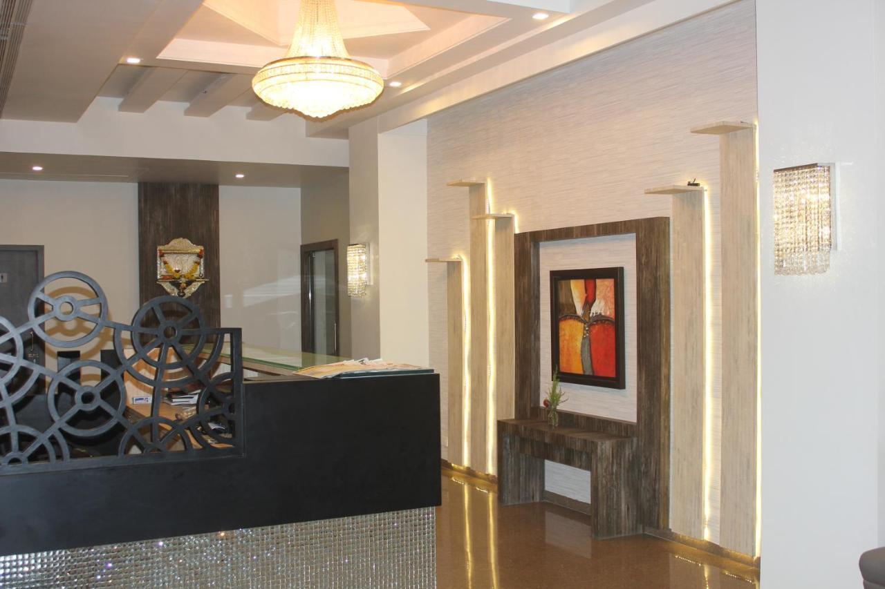 Nimantran Otel Navi Mumbai Dış mekan fotoğraf
