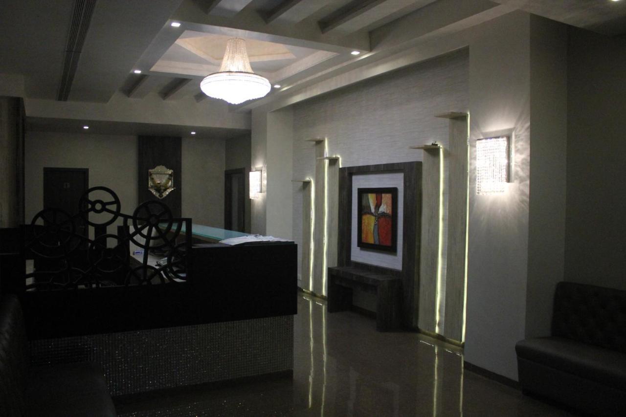 Nimantran Otel Navi Mumbai Dış mekan fotoğraf