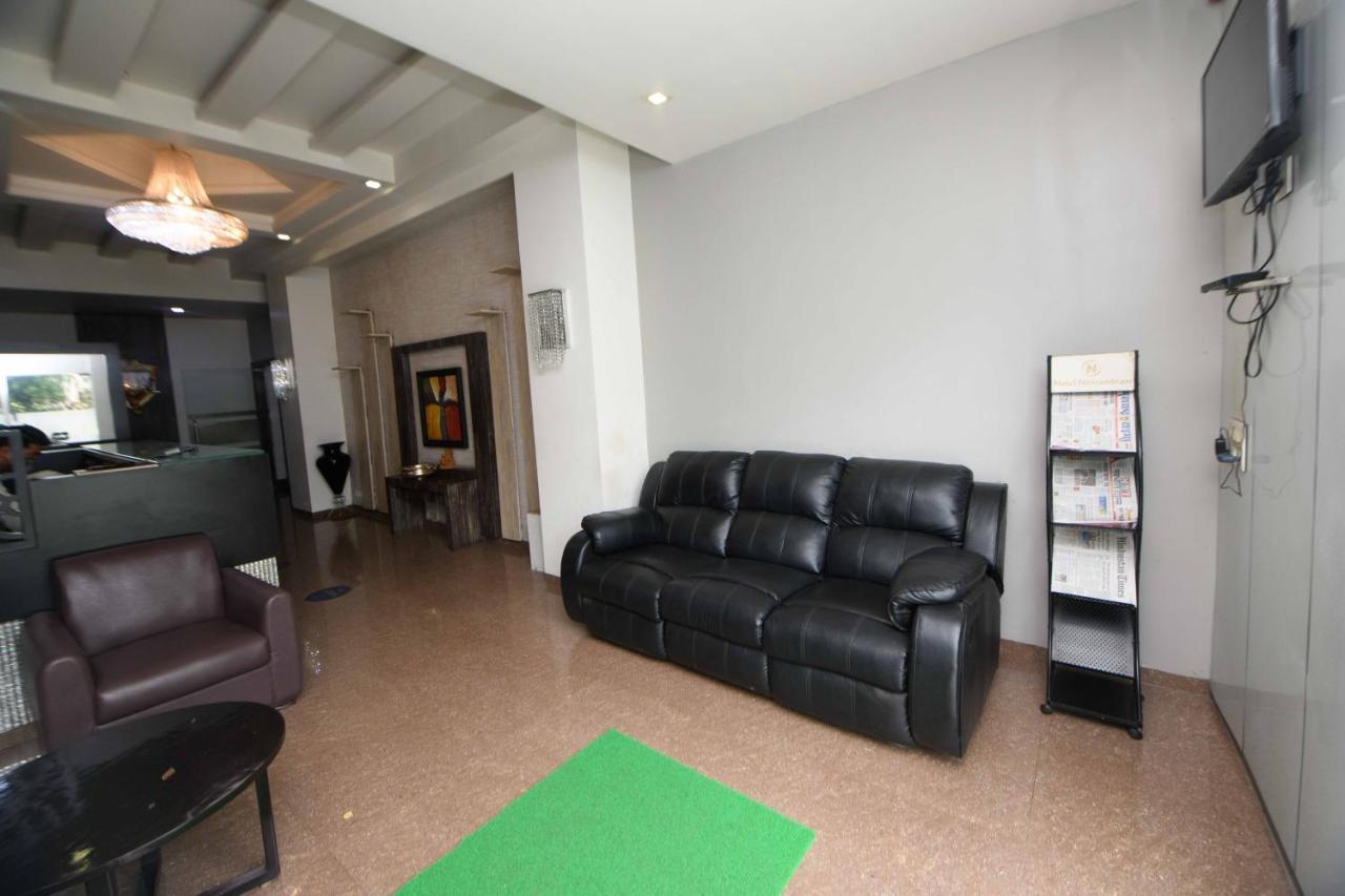 Nimantran Otel Navi Mumbai Dış mekan fotoğraf