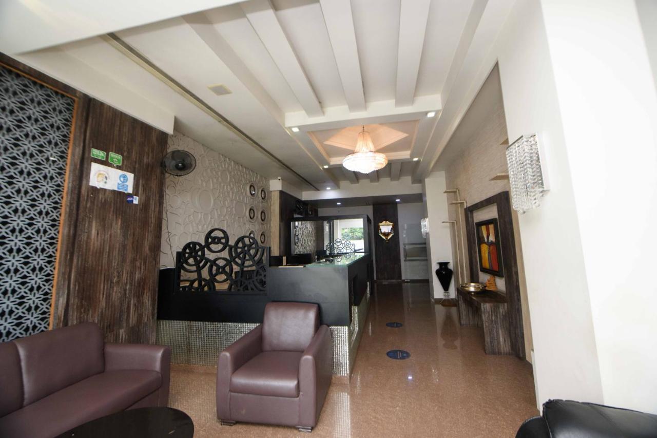 Nimantran Otel Navi Mumbai Dış mekan fotoğraf