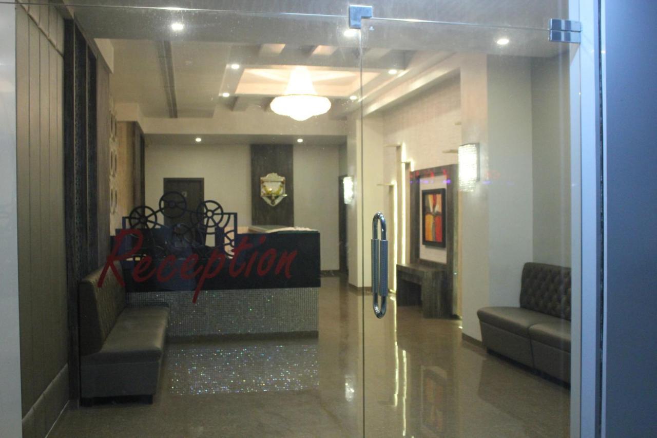 Nimantran Otel Navi Mumbai Dış mekan fotoğraf