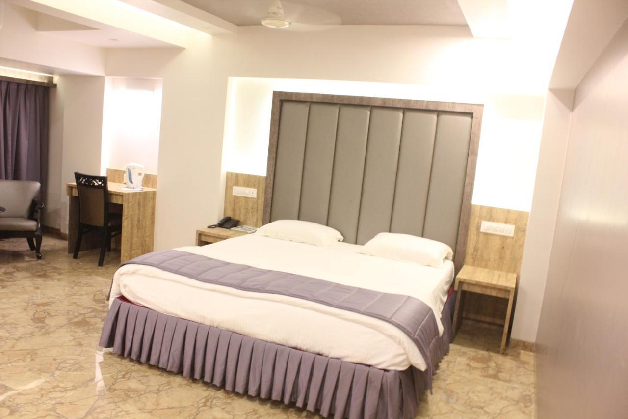 Nimantran Otel Navi Mumbai Dış mekan fotoğraf