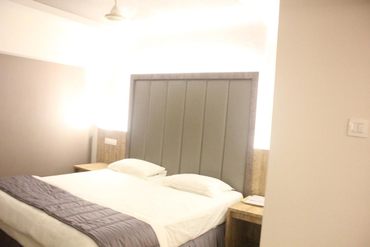 Nimantran Otel Navi Mumbai Dış mekan fotoğraf
