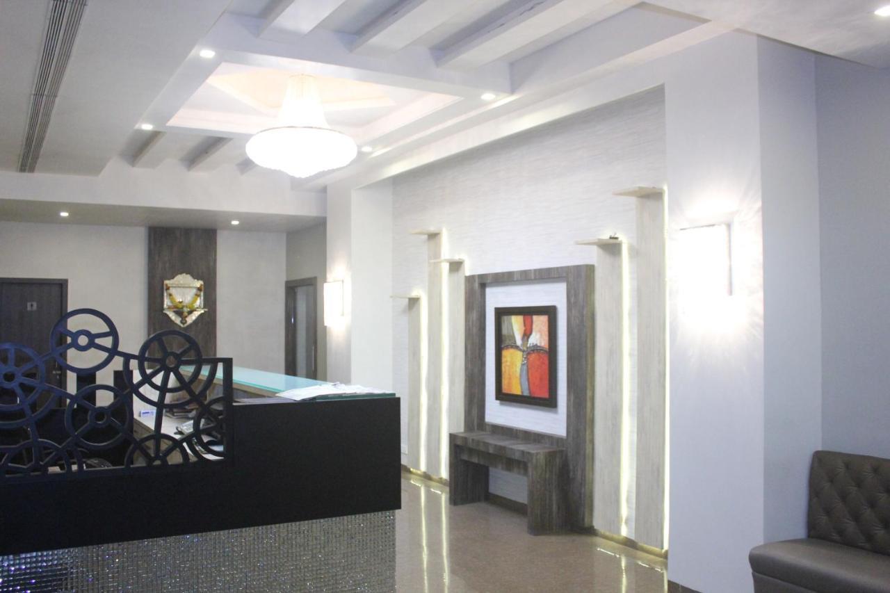 Nimantran Otel Navi Mumbai Dış mekan fotoğraf