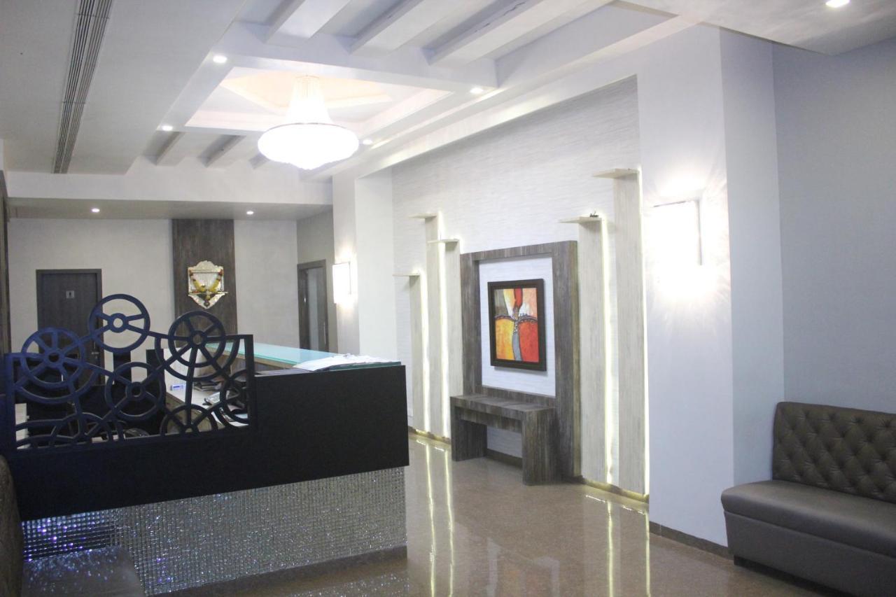 Nimantran Otel Navi Mumbai Dış mekan fotoğraf