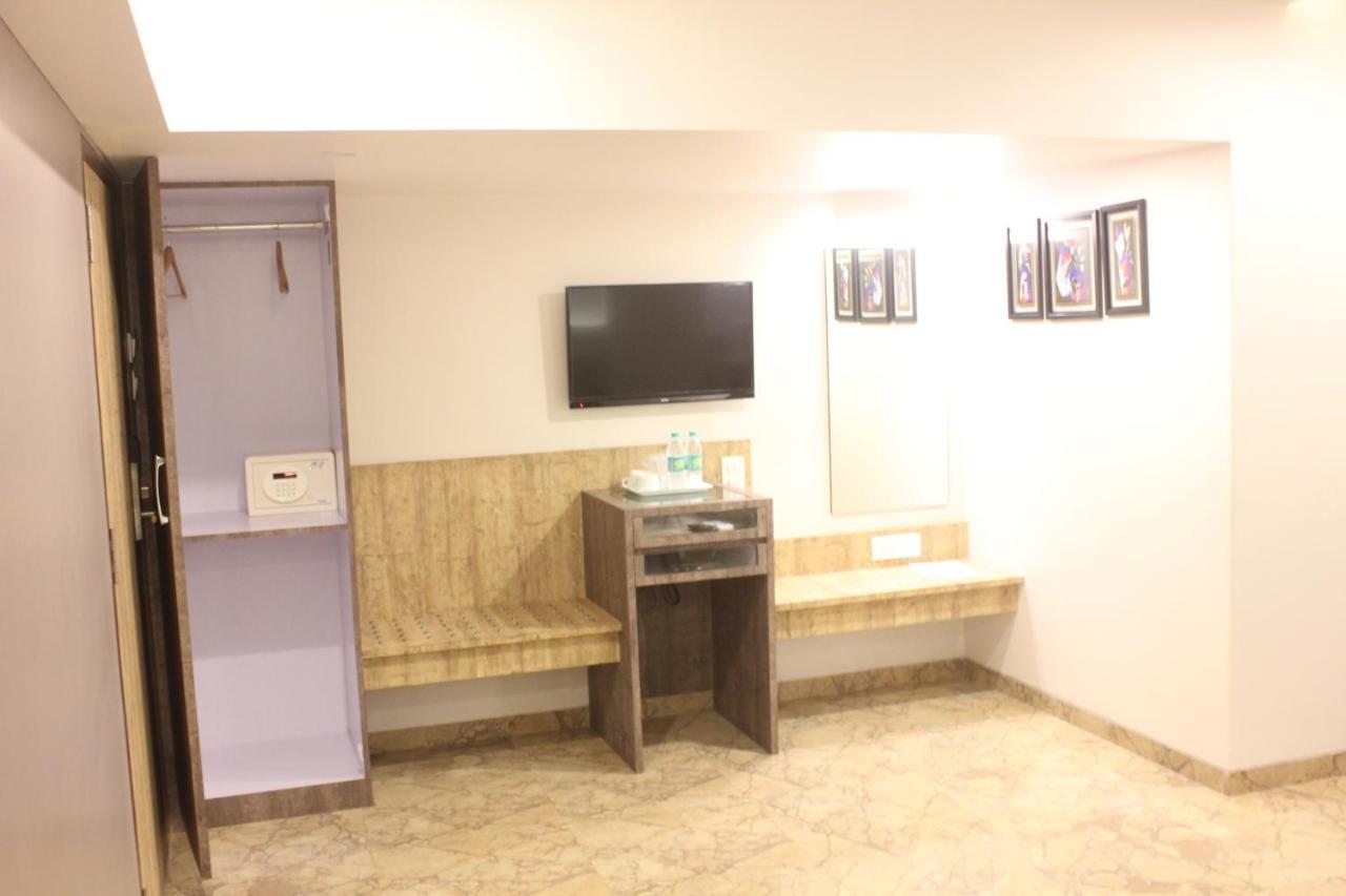 Nimantran Otel Navi Mumbai Dış mekan fotoğraf